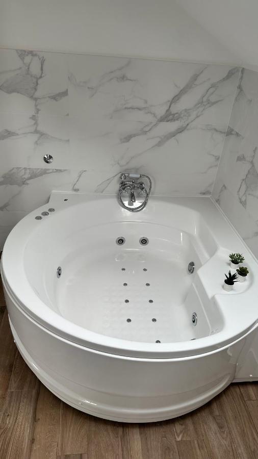 Seti Gorgeous Apartments With Jacuzzi Belgrado Esterno foto