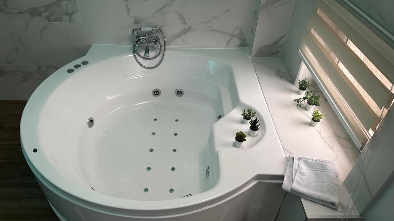 Seti Gorgeous Apartments With Jacuzzi Belgrado Esterno foto
