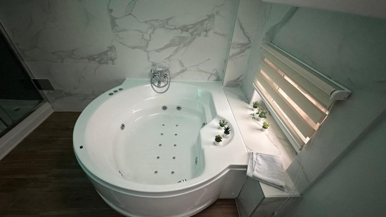Seti Gorgeous Apartments With Jacuzzi Belgrado Esterno foto